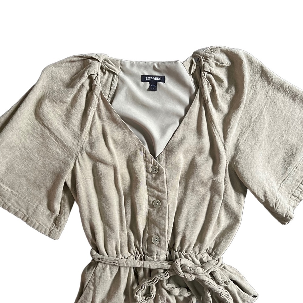 EXPRESS SAGE GREEN LINEN BLEND BUTTON UP TIE WAIST ROMPER SIZE XS - Picture 7 of 12